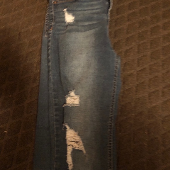 BLACK DAISY DISTRESSED JEANS - Picture 8 of 8